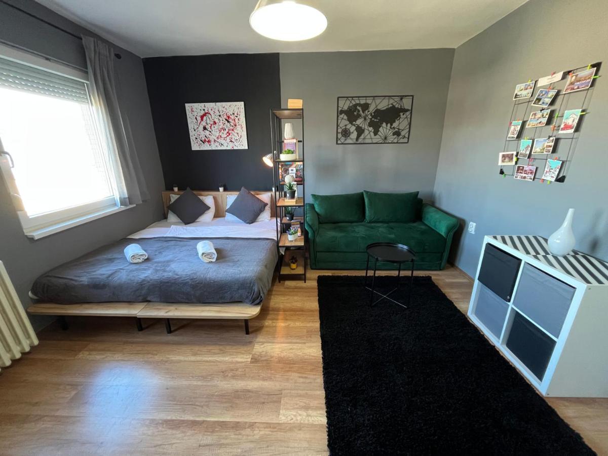 Mickitos City Center Apartment Szkopje Kültér fotó