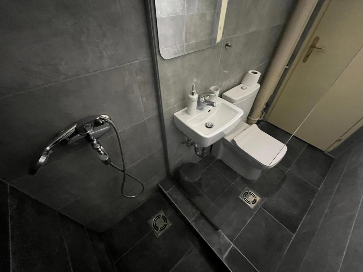 Mickitos City Center Apartment Szkopje Kültér fotó