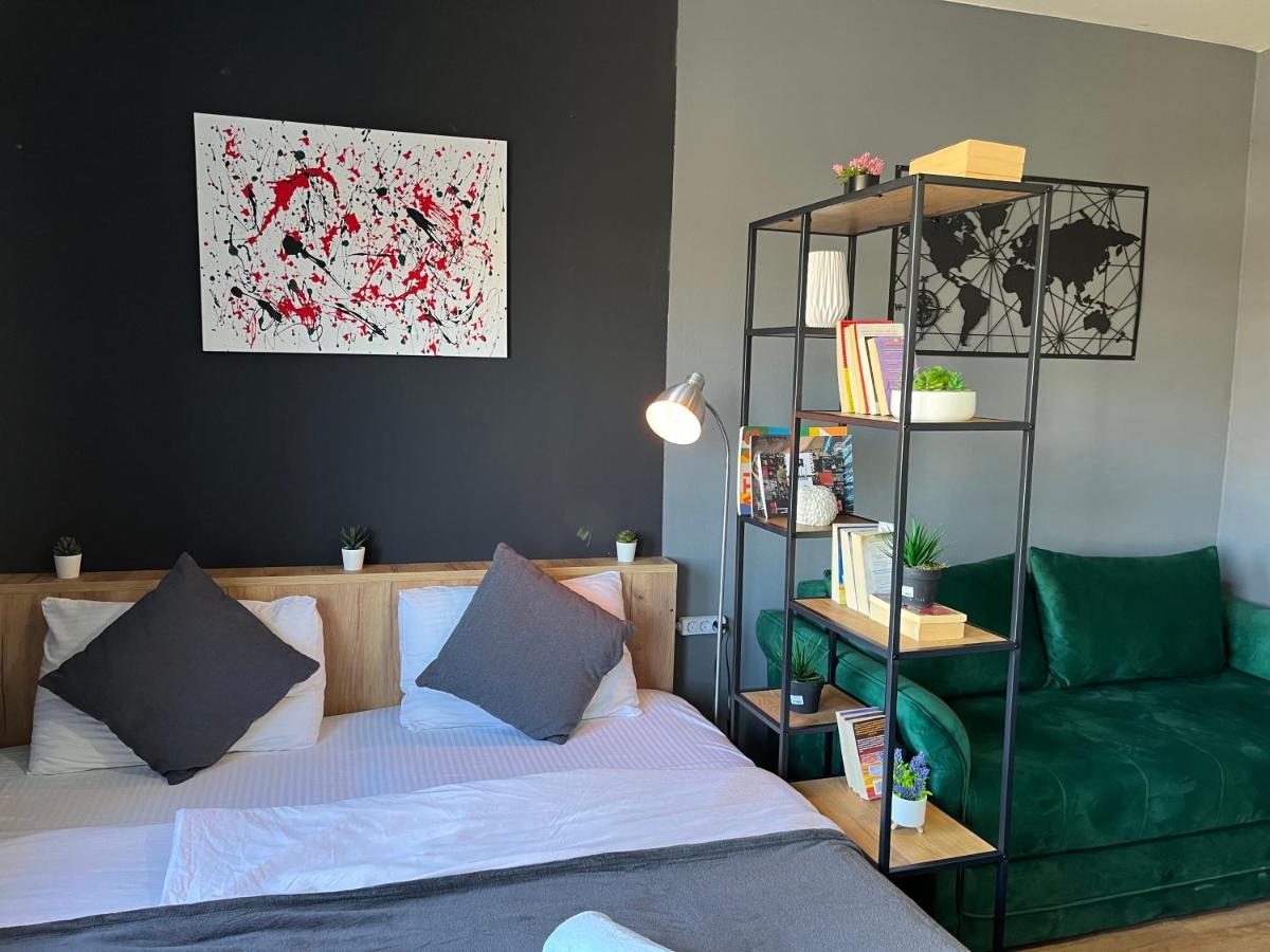 Mickitos City Center Apartment Szkopje Kültér fotó