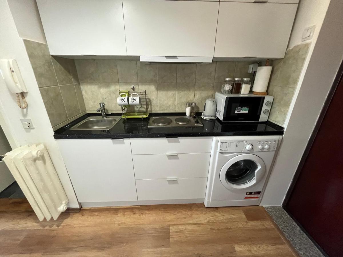 Mickitos City Center Apartment Szkopje Kültér fotó