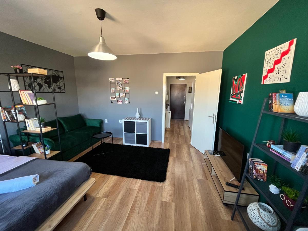 Mickitos City Center Apartment Szkopje Kültér fotó