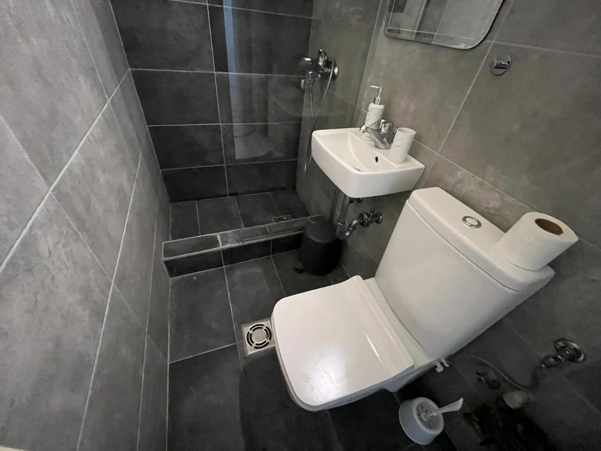 Mickitos City Center Apartment Szkopje Kültér fotó
