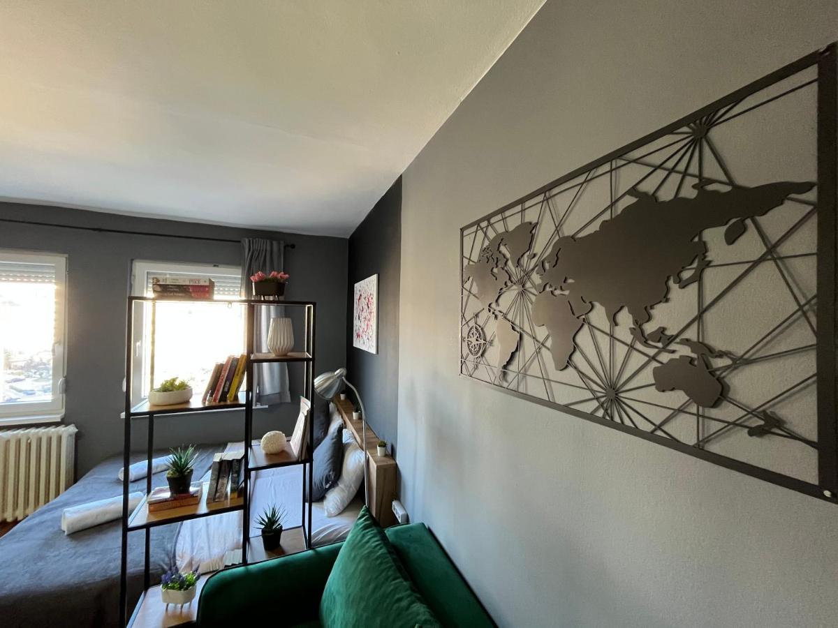 Mickitos City Center Apartment Szkopje Kültér fotó