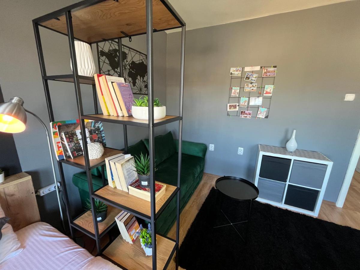 Mickitos City Center Apartment Szkopje Kültér fotó