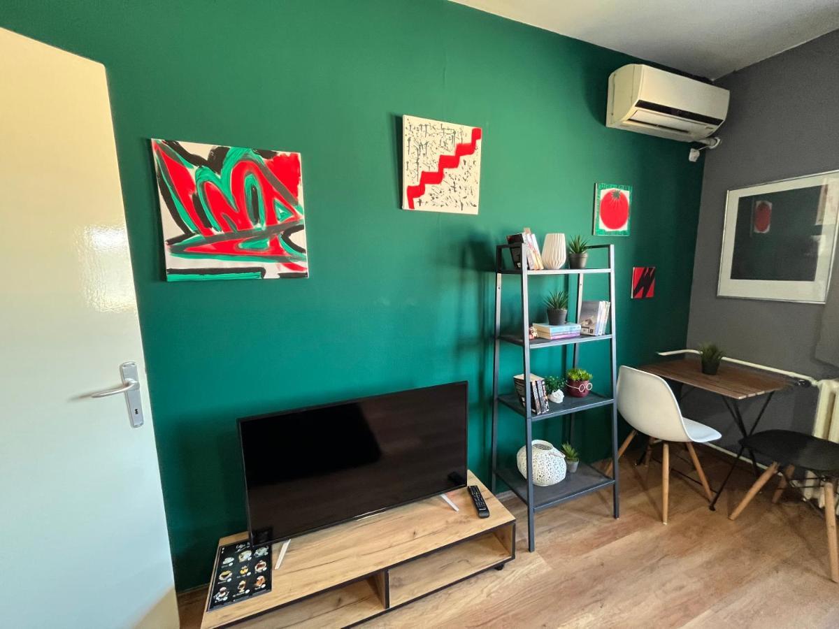 Mickitos City Center Apartment Szkopje Kültér fotó