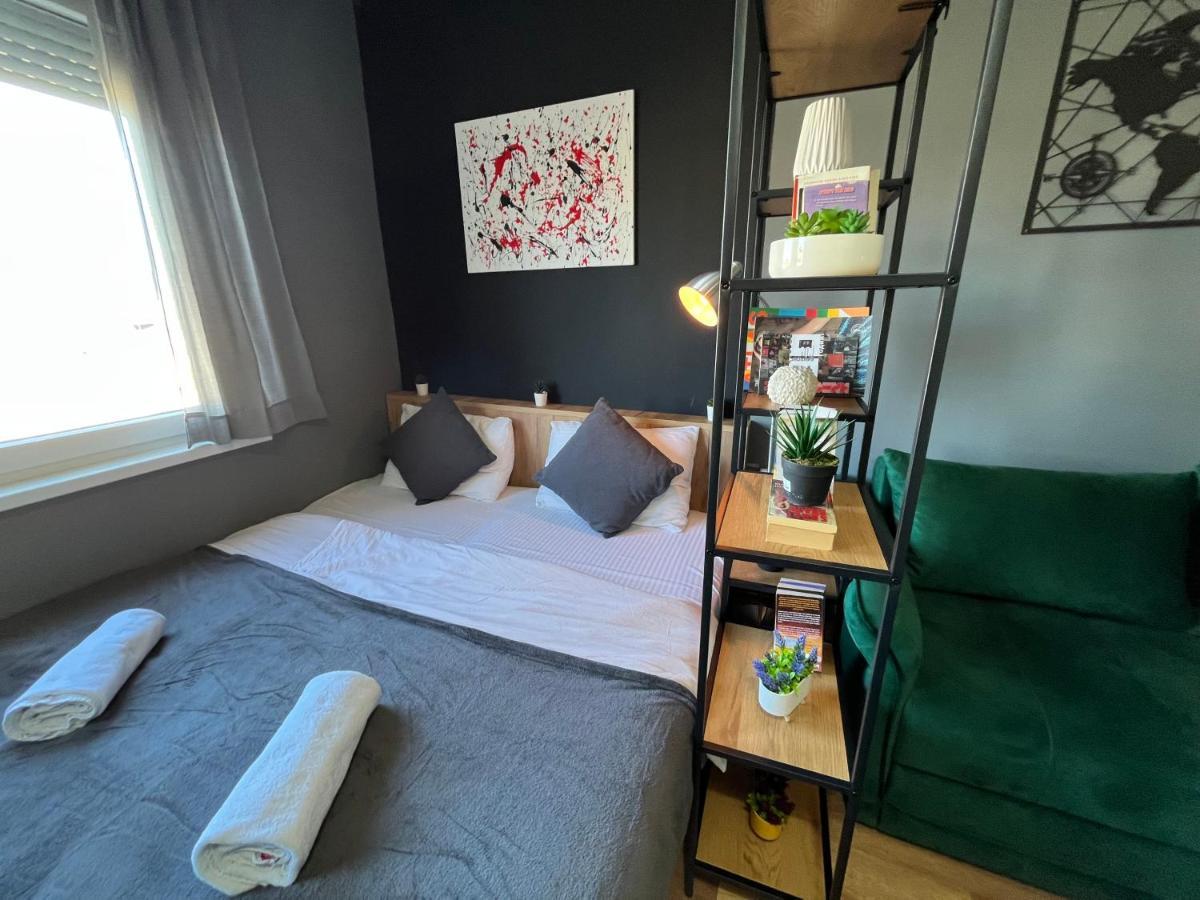 Mickitos City Center Apartment Szkopje Kültér fotó